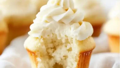 Vanilla Cupcakes with Buttercream Frosting